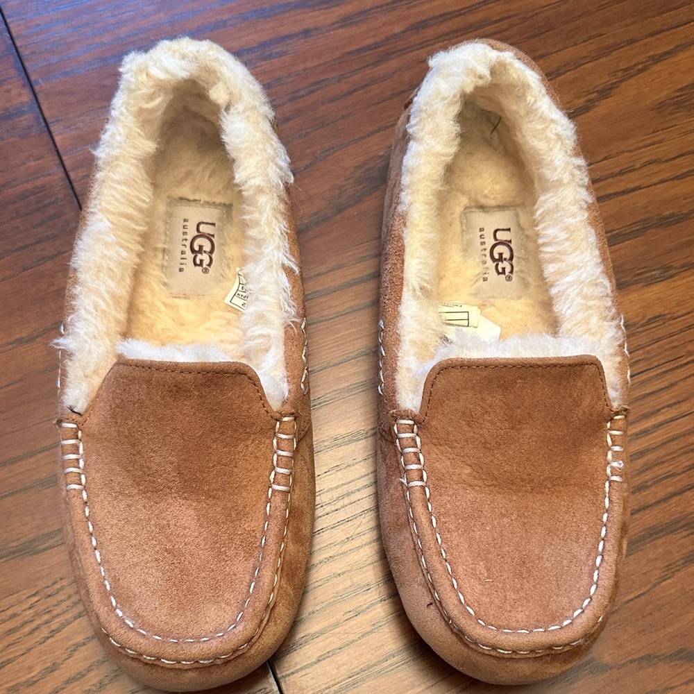 UGG Ansley Moccasin Slippers.  Tan Suede, Faux Fur Lined. Women Size 6 - Picture 4 of 6